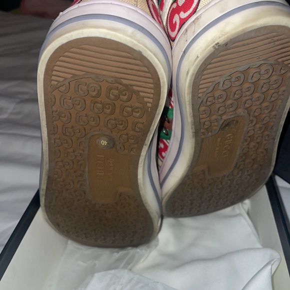Authentic cherry 🍒 Gucci canvas sneakers - Picture 6 of 7